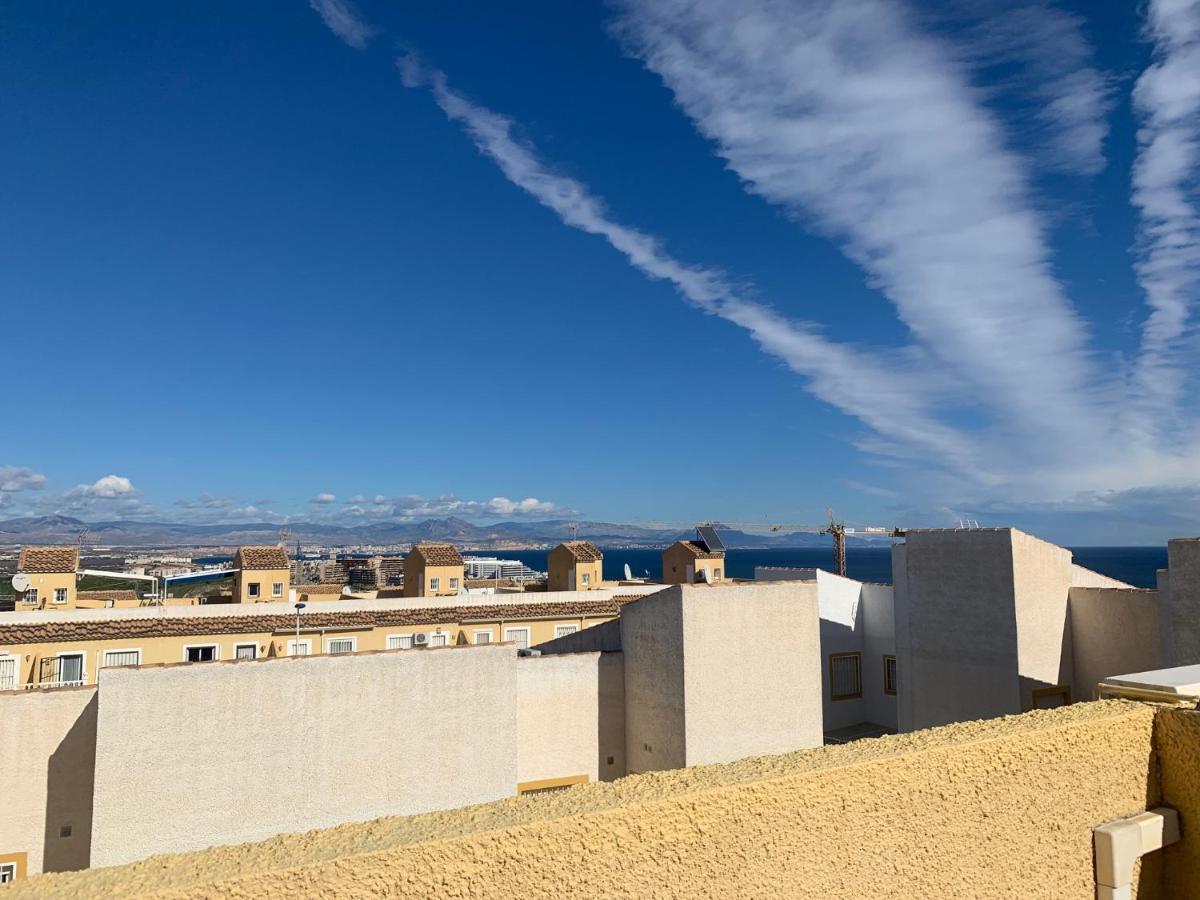 Adosado Tranquilo Con Piscina Y Vistas Al Mar Apartamento Puerto Marino Exterior foto